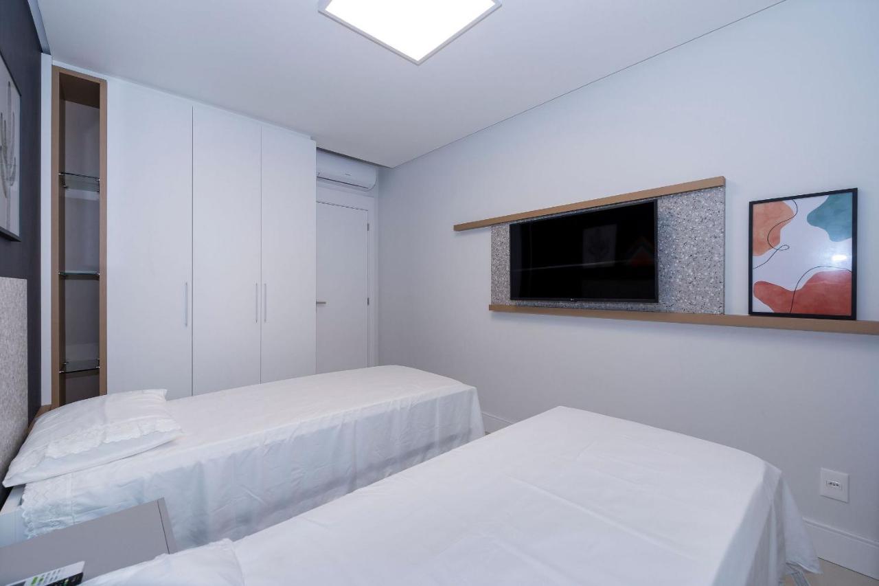 Adra 301 - Apartamento No Centro De Bombinhas - Rooftop Com Piscina E Academia - A Poucos Metros Da Praia - Ngoại thất bức ảnh