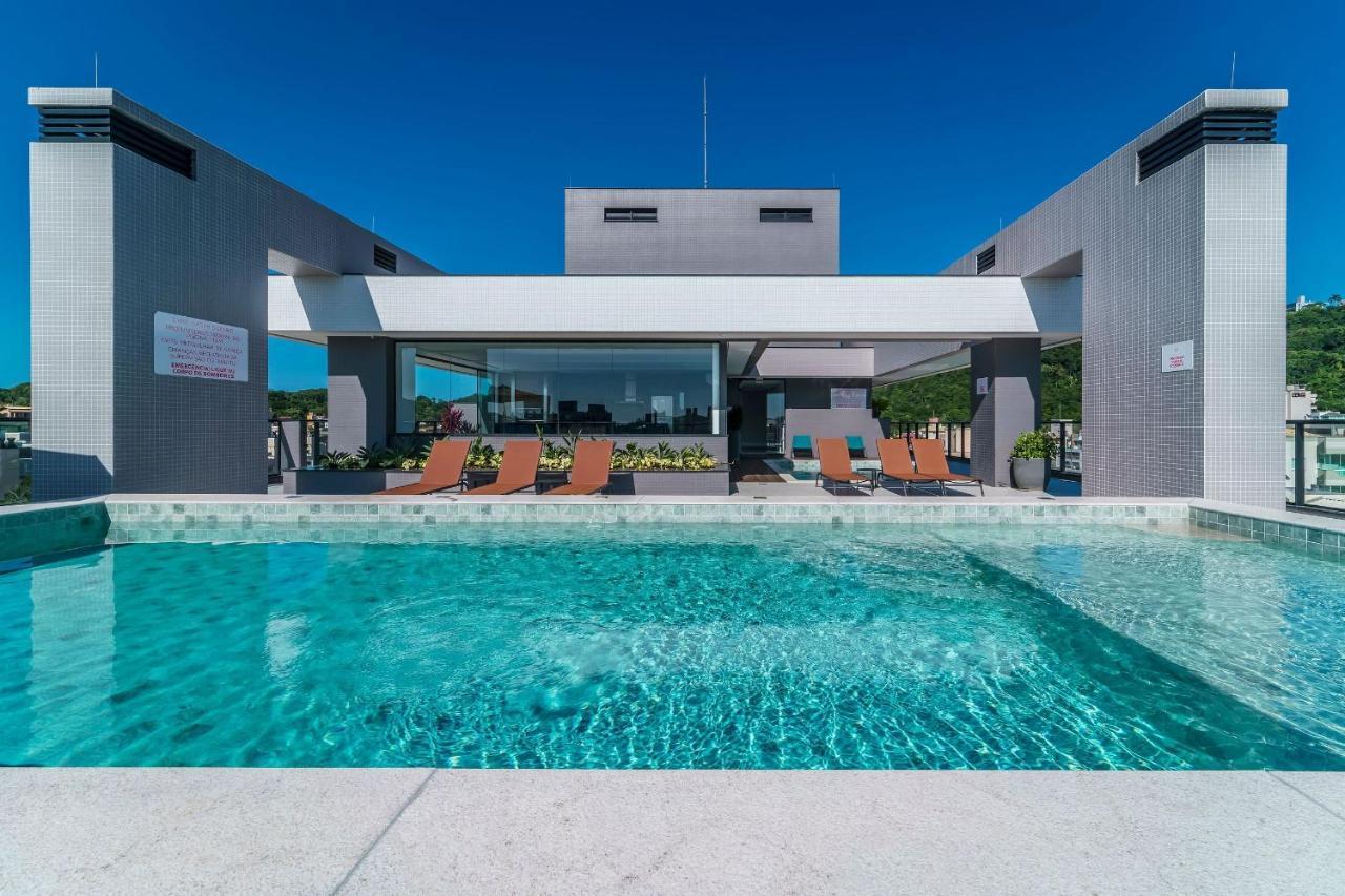 Adra 301 - Apartamento No Centro De Bombinhas - Rooftop Com Piscina E Academia - A Poucos Metros Da Praia - Ngoại thất bức ảnh